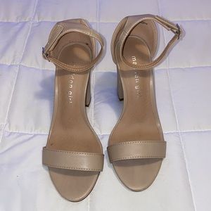 Madden Girl Block Heel Sandal Nude size 5M